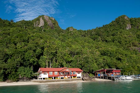 Pulau Bohey Dulang and Ranger Station in Tun Sakaran National Park 