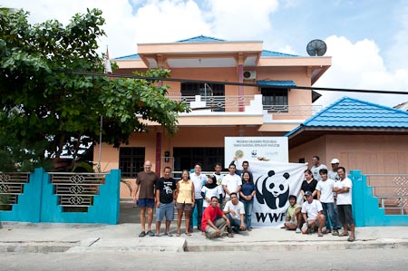 Last group picture in Wakatobi (finally with Veda Santiadji) in front of the WWF/TNC office in Wanci with our much loved and dirty flag