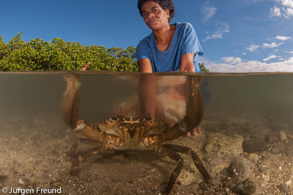 The next day, Mita caught us more crabs!