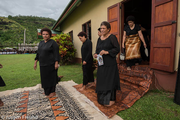 The wife of the late Tui - Adi Sera Varovakayasi Vueti Katonivere with her daughter and the late Tui’s sister Adi Samanunu. By the doorway is Fiji’s First Lady Adi Koila Nailatikau.