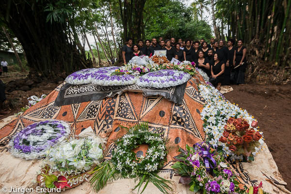 The immediate family of the late Tui Macuata together beside the gravesite.
